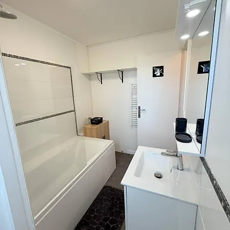 Studio, Sea Side Apartment *